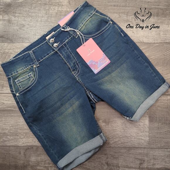 Lilac Sunset Plus Size Embellished Bermuda Denim Shorts Size 16 - Picture 1 of 7